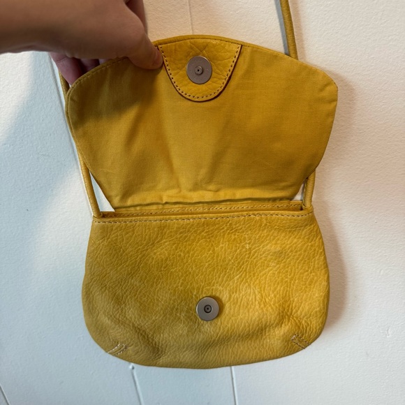 FOSSIL Vintage Leather Mustard Yellow Crossbody - Picture 8 of 9